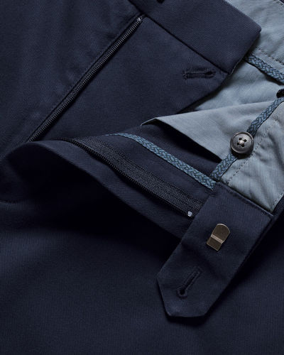 מכנסי צ'ינו אל קמט כחולים Ultimate Non-Iron Chinos - French Navy