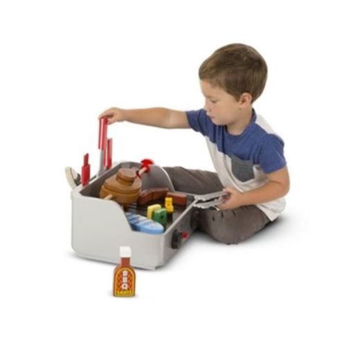 סט גריל מנגל מעץ איכותי מבית מליסה ודאג Melissa and Doug