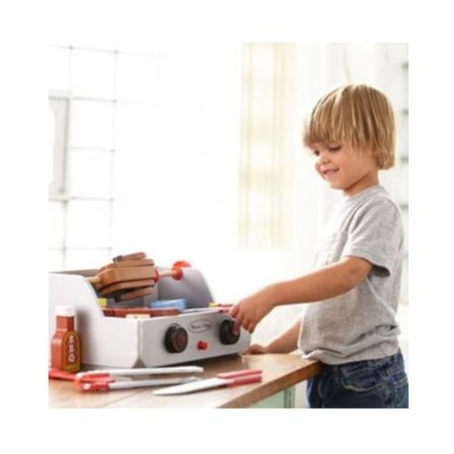 סט גריל מנגל מעץ איכותי מבית מליסה ודאג Melissa and Doug