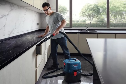 שואב אבק מקצועי יבש/רטוב Bosch Professional GAS 15 PS עם הספק 1100W, מיכל 15 ליטר, מנגנון ניקוי פילטר חצי אוטומטי וצינור באורך 3 מטר