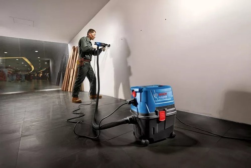 שואב אבק מקצועי יבש/רטוב Bosch Professional GAS 15 PS עם הספק 1100W, מיכל 15 ליטר, מנגנון ניקוי פילטר חצי אוטומטי וצינור באורך 3 מטר
