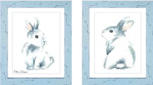 זוג תמונות מעוצבות לחדר תינוק / ילדים בגודל 24/29 ס"מ , מסגרת תכלת - ארנבים