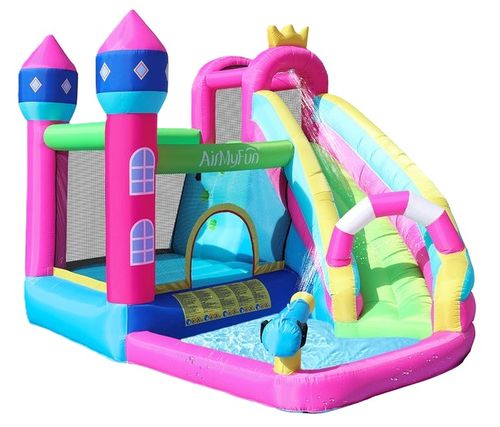 מתנפח משולב מים לחצר הבית עם מגלשה מעוקלת, תותח מים, שכשוכית ואזור קפיצות, כולל מפוח - הטירה הורודה שלי