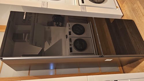 מקרר בוש מקפיא תחתון 70 ס”מ זכוכית שחורה Bosch דגם: KGN49LBCF