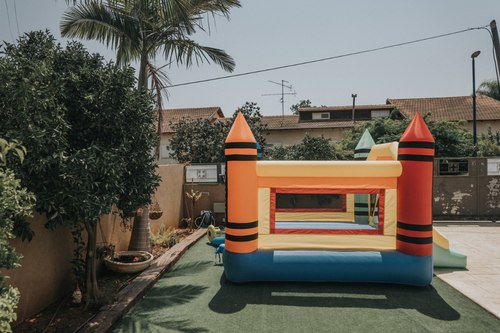 מתקן קפיצה מתנפח גדול | D4234 | צבעי פנדה | Jumpy Jump | מגלשה+משטח קפיצה