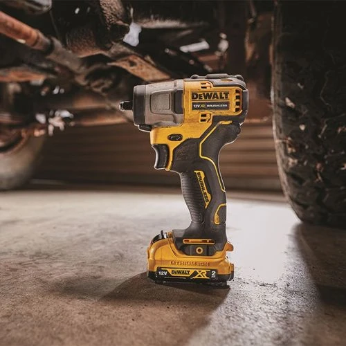 מברגת אימפקט 12V כולל 2 סוללות - דיוולט DCF801D2 - DEWALT
