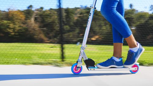 קורקינט A  Razor