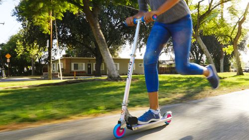 קורקינט A  Razor