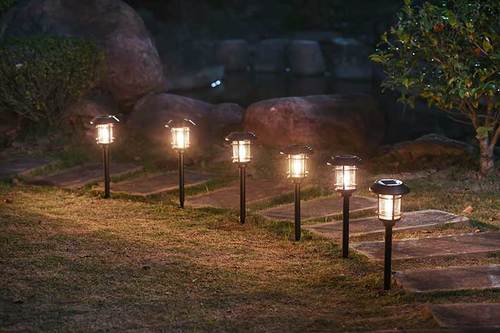 עמודי תאורת גינה סולארית גבוה לד LED צהוב דגם בוסטון 6 LUM עם נורת פחם