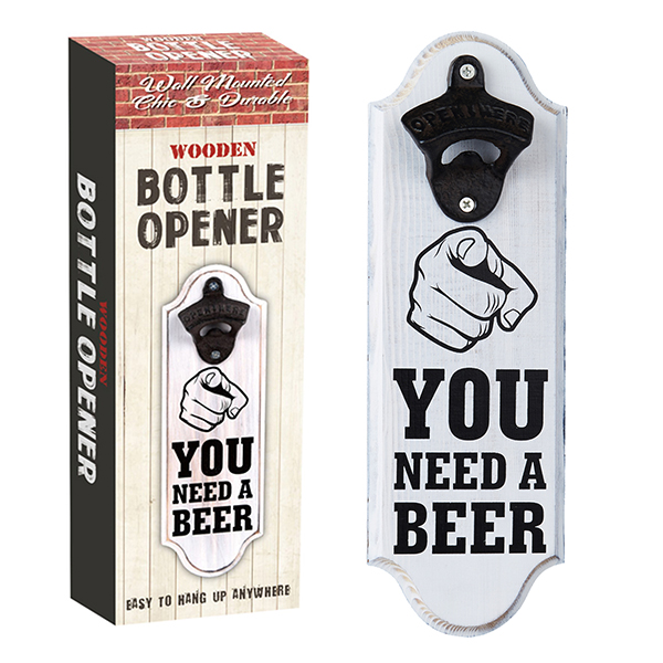 פותחן בקבוקי בירה תלוי על קיר "You Need A Beer"