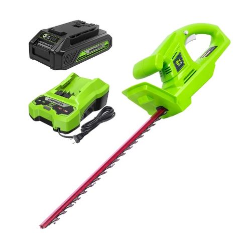 גוזם גדר חיה GREENWORKS 24V דגם 99705-4 עם להב כפול 20 אינץ', סוללת 2 אמפר ומטען מהיר לגיזום מדויק של שיחים וגדרות חיות