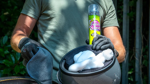 תרסיס קצף לניקוי ריפודי הקסדה מאק אוף - MUC-OFF FOAM FRESH 400ML