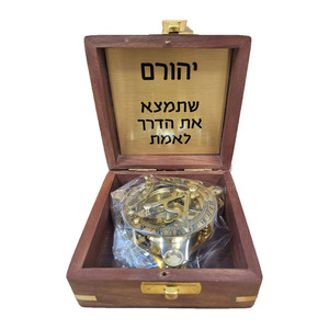 מצפן דגם "נלסון" על בסיס נחושת בקופסת עץ