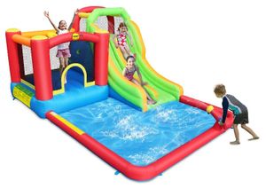 פארק מים יבש או רטוב גדול עם מגלשה כפולה ואזור קפיצות 9763