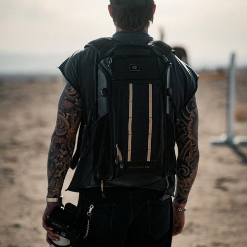 תיק גב לציוד צילום PolarPro RoadRunner 16L