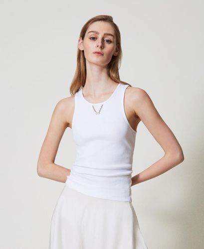 Ribbed top with chain
