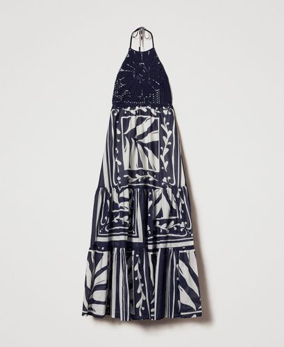 Long dress in muslin and crochet fabric