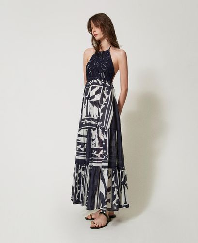 Long dress in muslin and crochet fabric