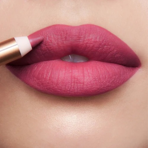 Charlotte Tilbury Lip Cheat The Queen עפרון שפתיים שרלוט