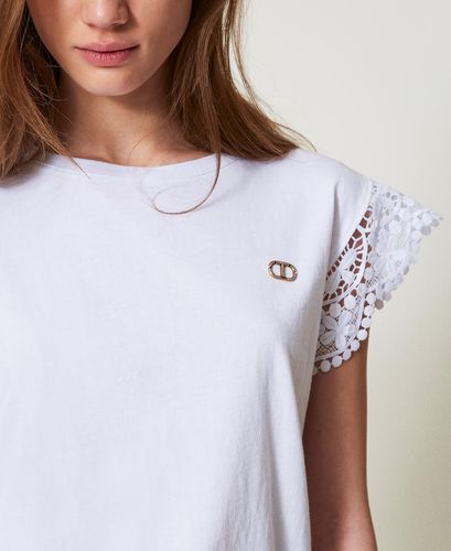 T-shirt with lace cap sleeves White