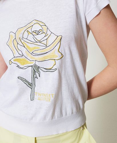 Knit t-shirt with embroidery