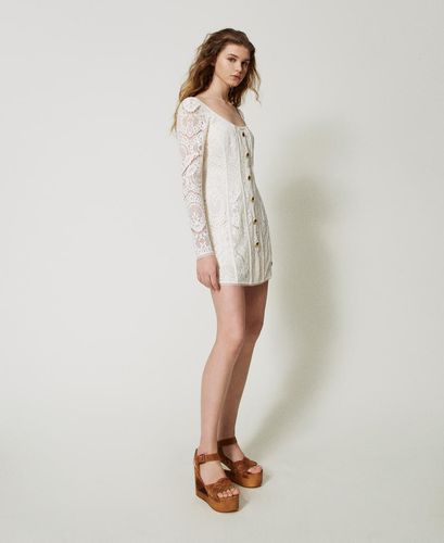 'Augusta' short lace dress with buttons
