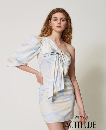 Short one-shoulder dress with bow
