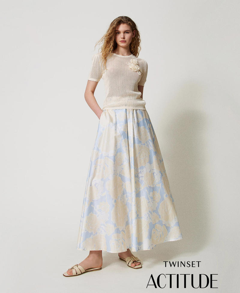 Long skirt with rose print