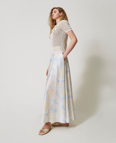 Long skirt with rose print