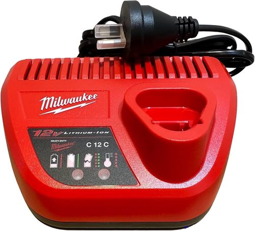 מטען MILWAUKEE C12C לסוללות M12 | טעינה מהירה ואמינה | אטלס טולס