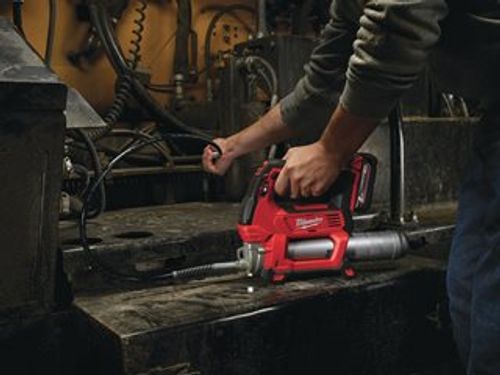אקדח גריז נטען MILWAUKEE M18GG | לחץ עבודה 690 בר | אטלס טולס