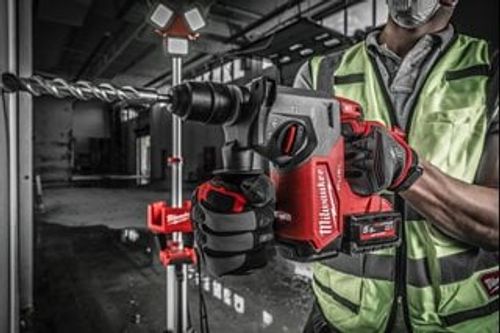 פטישון נטען MILWAUKEE FHX - ביצועים מובילים בקטגוריה | אטלס טולס