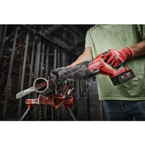 מסור חרב נטען MILWAUKEE M18 FSZ | חיתוך מהיר ב-30% | אטלס טולס