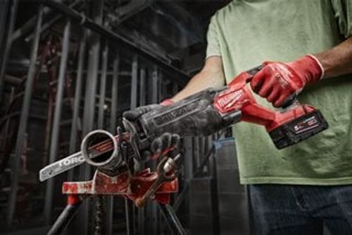מסור חרב נטען MILWAUKEE M18 FSZ | חיתוך מהיר ב-30% | אטלס טולס