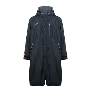 מעיל שחיינים פרקא ZONE3 HEAT TECH PARKA שחור-כתום המעיל הטרמי מחמם נגד רוח ומים ברמה הגבוהה ביותר