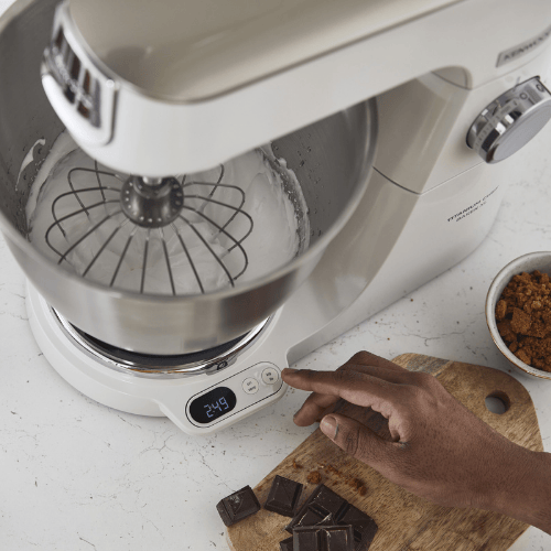 מיקסר קנווד 7 ליטר עם משקל מובנה Kenwood Titanium Chef Baker XL KVL65.001WH