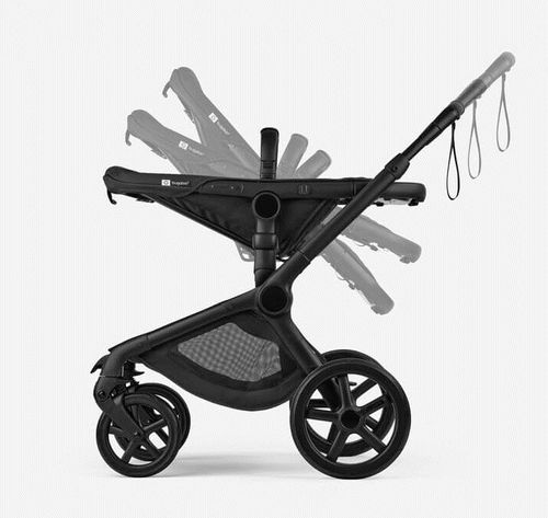 עגלת בוגבו פוקס 5 החדשה Fox 5 Bugaboo מתקפלת בקלות ביד אחת עם העריסה צבע אפור ירח