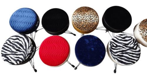 כסא תופים בעבודת יד בצבע אדום עם ריפוד קטיפה גלי מבית PORK PIE PERCUSSION