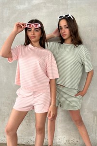 שורט פסים שירה