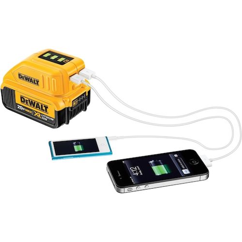 מתאם USB DeWALT DCB090 בצבע צהוב-שחור עם שתי יציאות USB לטעינת מכשירים ניידים באמצעות סוללות DeWALT 12V/20V/60V, כולל מחוון LED למצב הסוללה, בעיצוב קשיח ועמיד לתנאי אתרי בנייה.