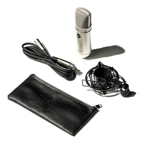 זוית נוספת PreSonus Quantum ES Ultimate Bundle