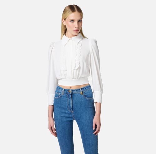 Shirt in viscose fabric with embroidered scallop