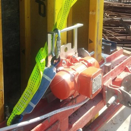 ויברטור חיצוני MVE300/3E לתבניות יציקת בטון
