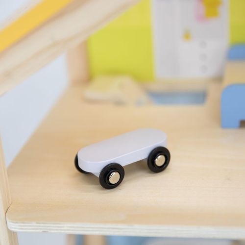 בית בובות פתוח 3 קומות עם יתר מ 20 אביזרי ריהוט ו 4 בובות 