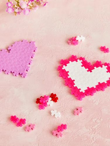 משחק הרכבה 240 חלקים קטנים במארז צינור רב פעמי - לבבות 