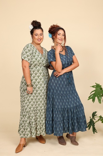 שמלת קומות עם שרוולים קצרים plus size