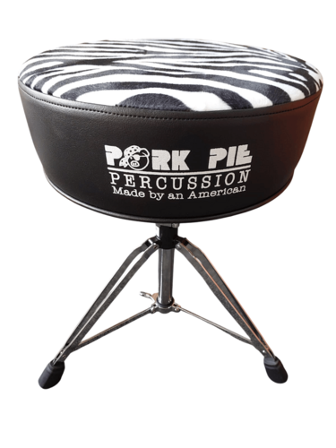 כסא תופים בעבודת יד שחור-לבן זברה מבית PORK PIE PERCUSSION עם ריפוד קטיפה