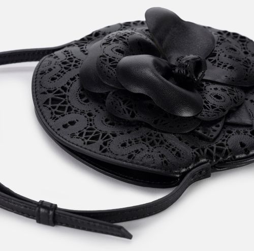Leather shoulder bag with embroidered flower