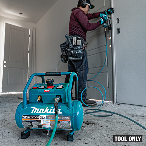 שימוש במדחס אוויר נטען מתח 40V דגם AC001GZ MAKITA