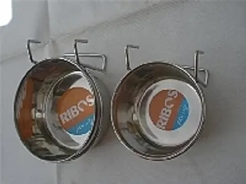 כלי אוכל מזון ומים